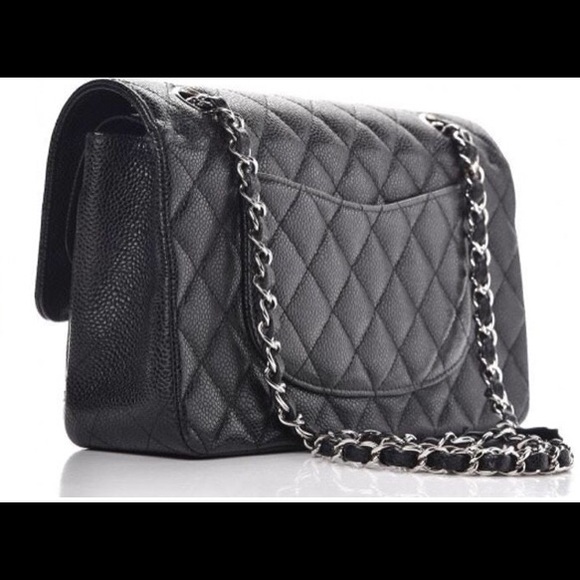 💯 Authentic Chanel handbag with silver chain. - Picture 3 of 7